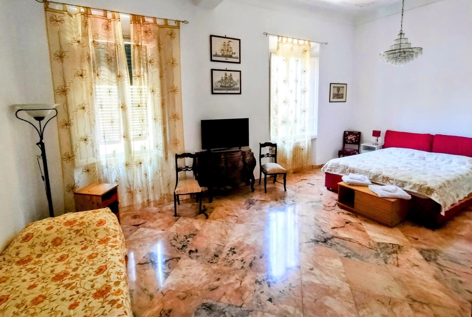 Gabry'S Home Three-Bedroom Big Apartment Near City Center & Train Station To Pisa And Florence & Ferries To Sardegna Corsica Livorno Kültér fotó